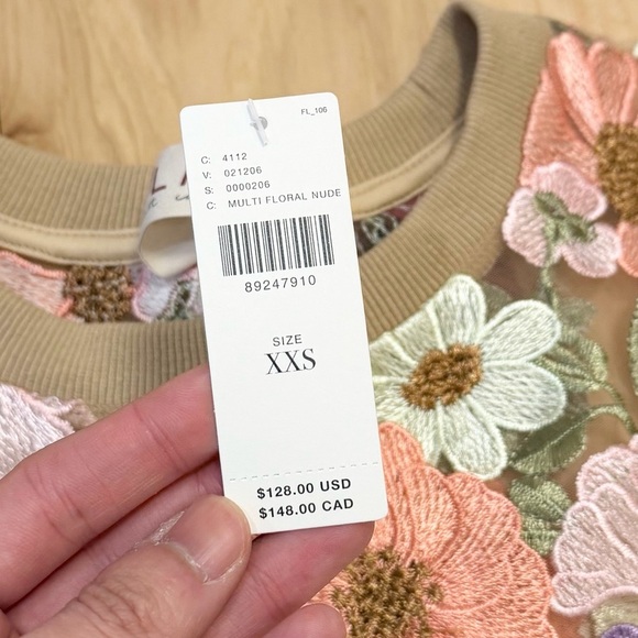 NWT Dolan Anthropologie Women’s Left Coast Flower Appliqué Sheer Tee - Picture 3 of 7